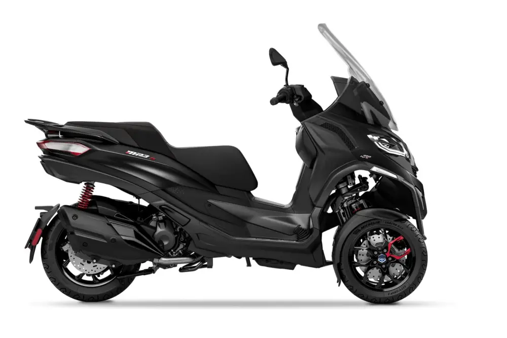 Piaggio MP3 400 HPE SPORT RST NERO METEORA Kup Teď