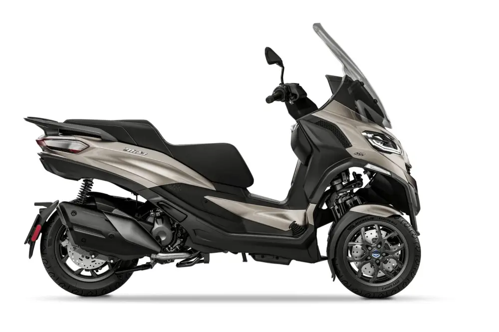 Odeslání Ihned Piaggio MP3 400 HPE RST GRIGIO CLOUD