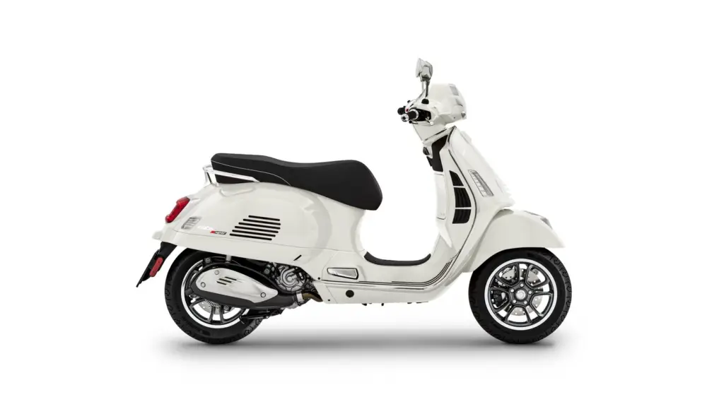 Sezónní Sleva Vespa GTS 300 SUPER BIANCO INNOCENTE E5