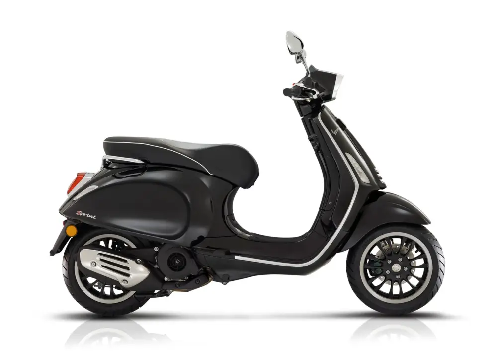 Výprodej Vespa Sprint 125 NERO LUCIDO