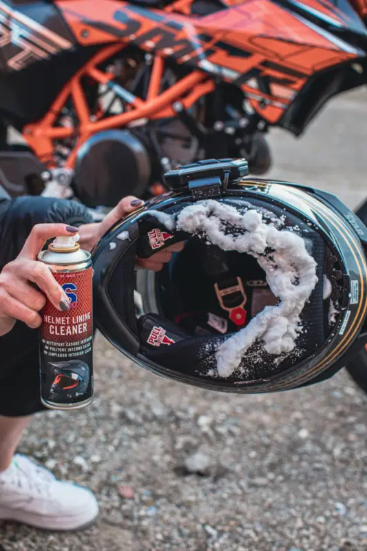 Nízká Cena S100 čistič a dezinfekce interiéru přilby - Helmet Interior Cleaner 300 ml