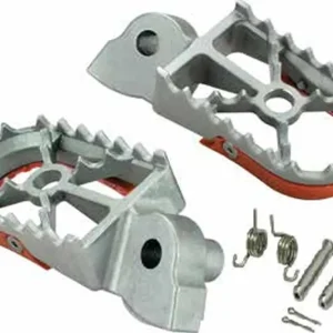 Speciální Cena BUZZETTI stupačky řidiče KTM SX 50 14-22; SX 65 11-22; SX 85 03-17; SX/SXF 125/250/350/450 98-16 ( nerez v kompletu s montážní sadou 2 pružiny, 2 čepy, 2 podložky, 2 závlačky)