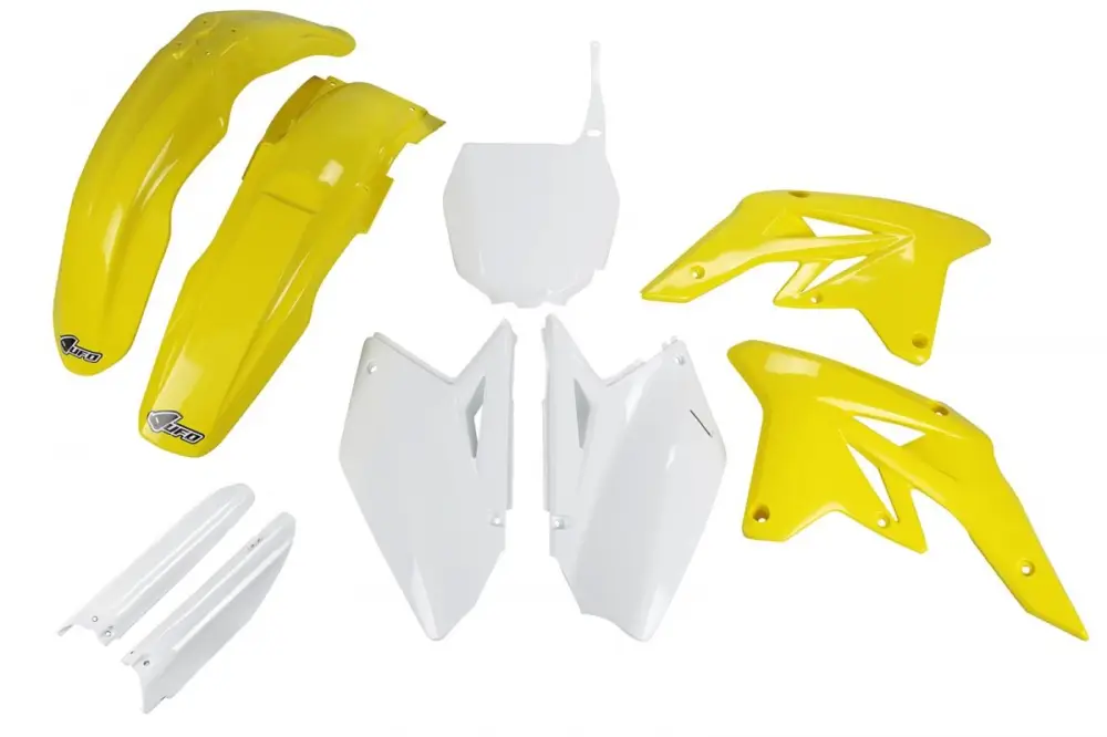 Rychlé Dodání UFO kompletní sada plastů (FULL KIT) s kryty přední vidlice SUZUKI RMZ 250 07-09 barva (bílá/žlutá - s bílou tabulkou se startovním číslem) (SU407E999)